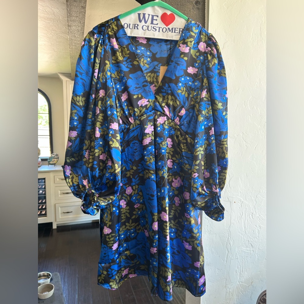 NWT.   Nordstrom’s darling floral mini dress.  Size M